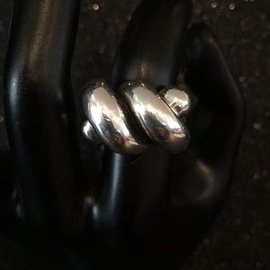 James Avery Sisterhood Ring. Size 7